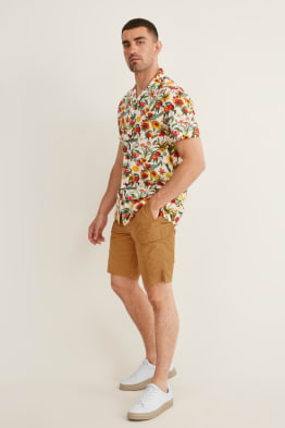 Compra Pantalones cortos cargo online | C\u0026A tienda online