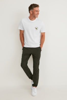 Pantalones para hombre: confort, calidad y estilo en C\u0026A