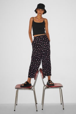 Pantalones pata de elefante en varios colores y diseños | C\u0026A tienda online