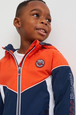 Jacke mit Kapuze