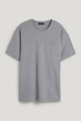 Tricou