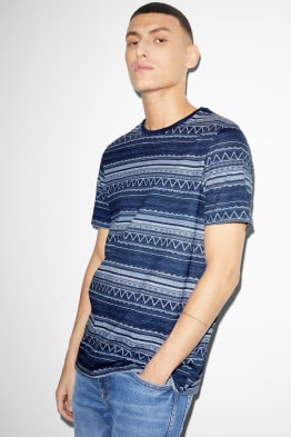 Tricou - cu model