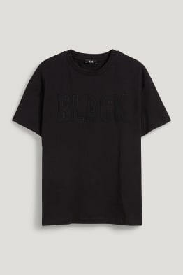 Tricou