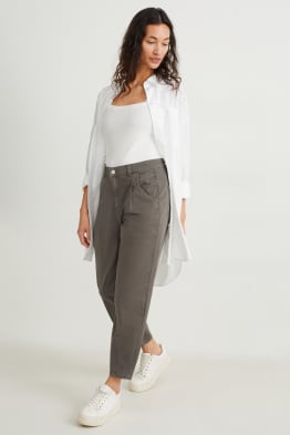 Chinos - mid waist - tapered fit