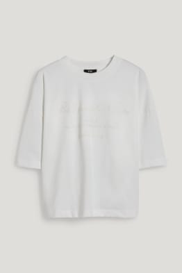 Tricou