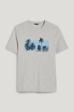 Tricou