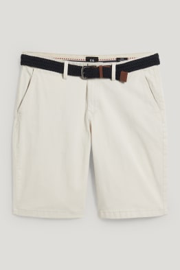 Shorts mit Gürtel