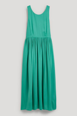 Vestido básico fit & flare