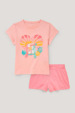 Short pyjamas