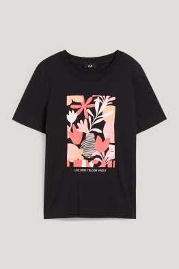 Tricou