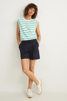 Short - high waist