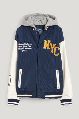 Jacke mit Kapuze