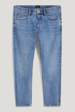 Tapered jean