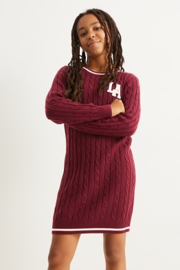Robe en maille avec motif tressé