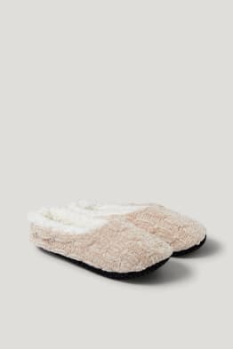 Chenille-Hausschuhe - Zopfmuster