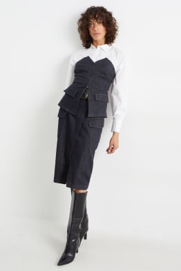 Denim skirt with belt