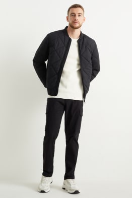 Pantaloni cargo