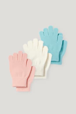 Les gants pour bébé signe la tendance chez C&A