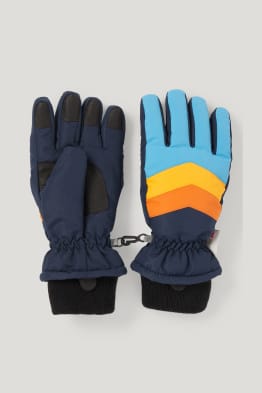 Les gants pour bébé signe la tendance chez C&A