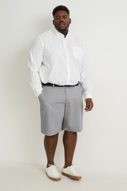 Shorts mit Gürtel