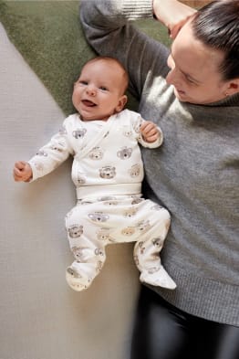 Sommeil d'ange garanti en pyjama pour bébé