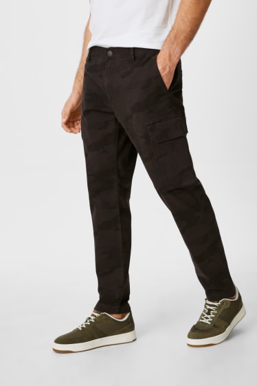Herren - Cargohose - Tapered Fit - Farbe espresso