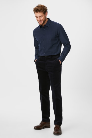 Uomo - Camicia business - regular fit - collo all'italiana - facile da stirare - blu scuro