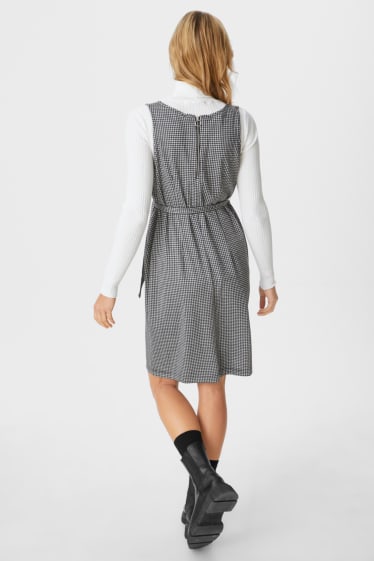Femei - Rochie gravide - în carouri - negru / alb