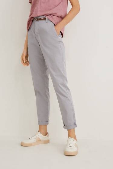 Damen - Stoffhose mit Gürtel - Tapered Fit - hellgrau