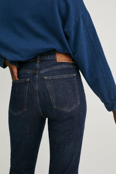 Femmes - Made in EU - jean coupe droite - high waist - coton bio - jean bleu