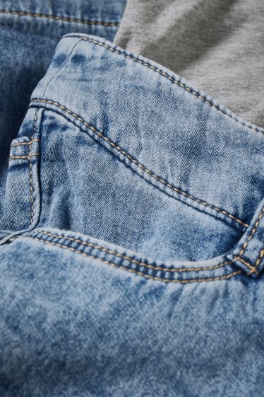 Damen - Umstandsjeans - Jeans-Bermudas - jeans-hellblau