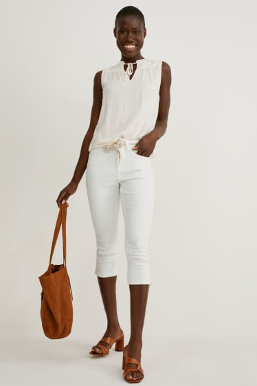 Mujer - Vaqueros piratas con cinturón - mid waist - blanco