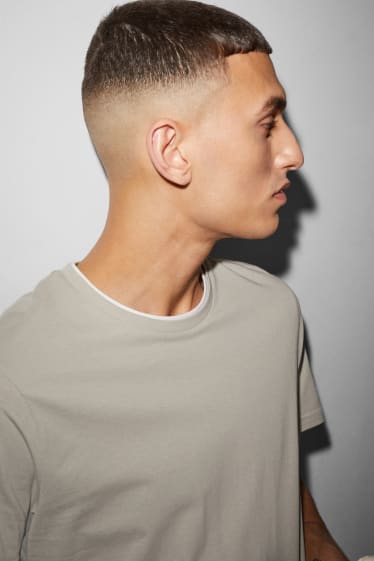 Clockhouse homme - CLOCKHOUSE - T-shirt - look 2-en-1 - taupe