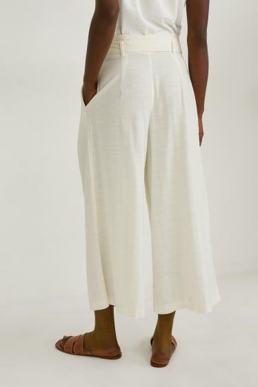 Femei - Pantaloni culotte - talie înaltă - alb