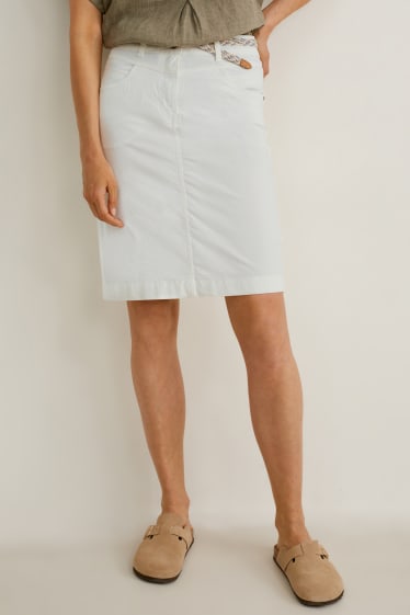 Mujer - Falda con cinturón - LYCRA® - blanco