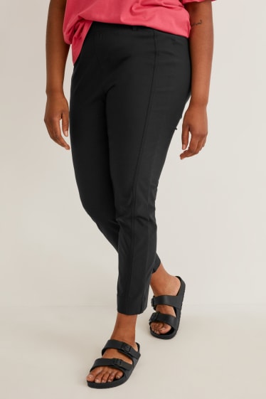 Femmes - Pantalon capri - mid waist - slim - noir