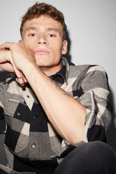 Clockhouse homme - CLOCKHOUSE - chemise - relaxed fit - col kent - à carreaux - noir / beige