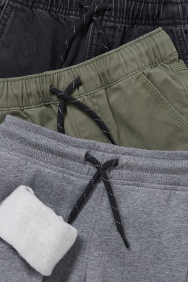 Exclu web - Lot de 3 - jean, pantalon cargo et pantalon de jogging - noir / gris
