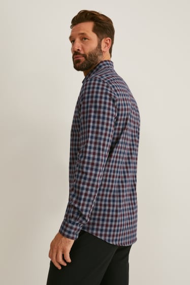 Hommes - Chemise de bureau - coupe slim - col kent - facile à repasser - matière recyclée - gris / rouge foncé