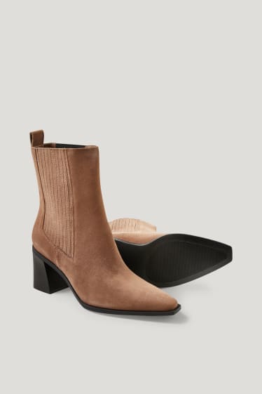 Femmes - Bottines Chelsea en similivelours - marron clair