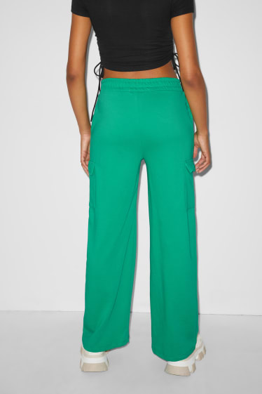 Exclusiv online - CLOCKHOUSE - pantaloni cargo din molton - talie medie - palazzo - verde