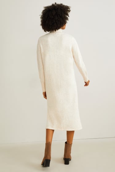 Femmes - Robe en maille - motif tressé - blanc-chiné