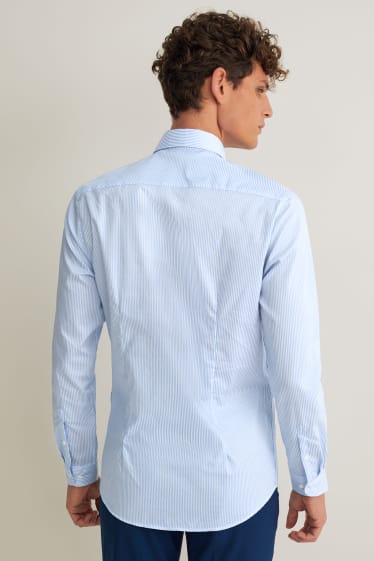 Hommes - Chemise de bureau - coupe étroite - col cutaway - facile à repasser - matière recyclée - bleu / blanc