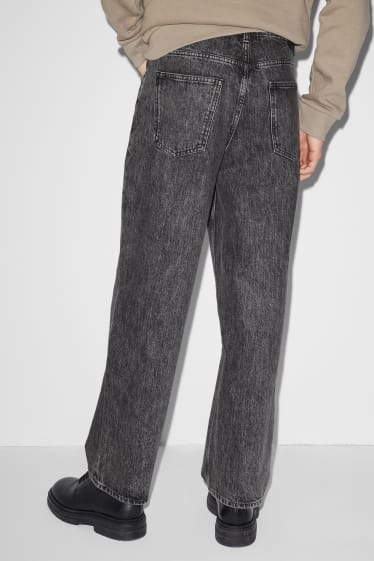 Clockhouse Boys - CLOCKHOUSE - Loose Fit Jeans - schwarz
