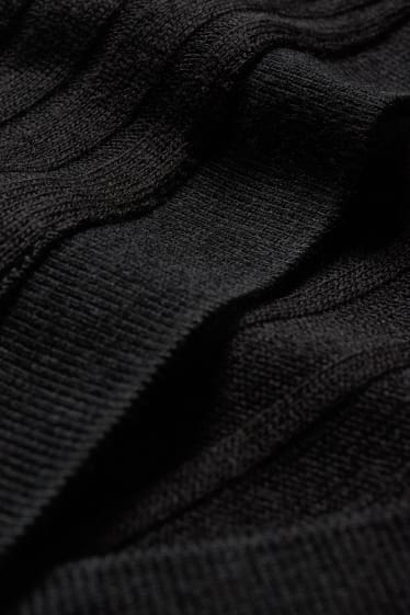Dámské - Přiléhavé šaty - černá