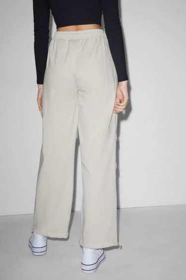 Exclusivo online - CLOCKHOUSE - pantalón de deporte - blanco roto