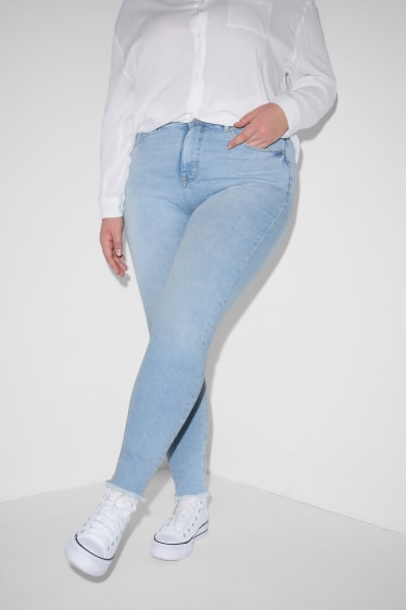 Femmes grandes tailles - CLOCKHOUSE - skinny jean - high waist - jean bleu clair