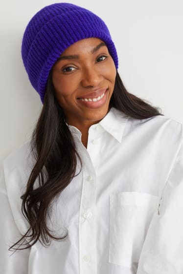 Women - Knitted hat - purple