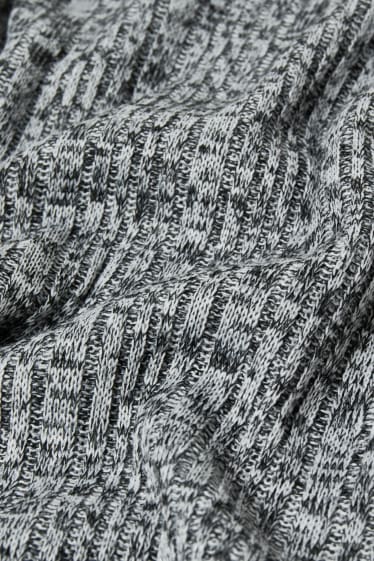 Dámské - Pletené šaty - světle šedá-žíhaná