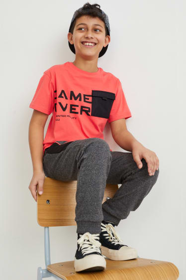 Reverskraag - T-shirt - Augmented reality-motief - rood